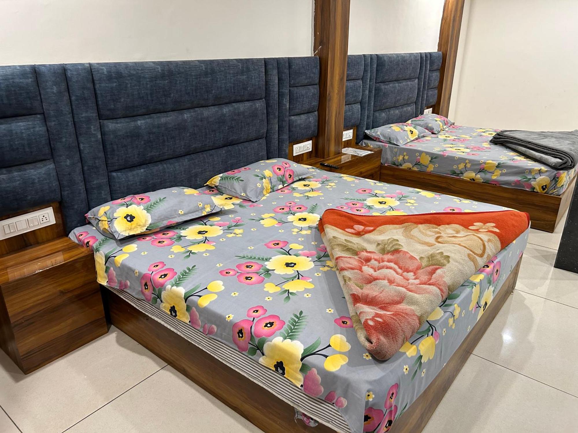 Hotel Divya Rishīkesh Buitenkant foto